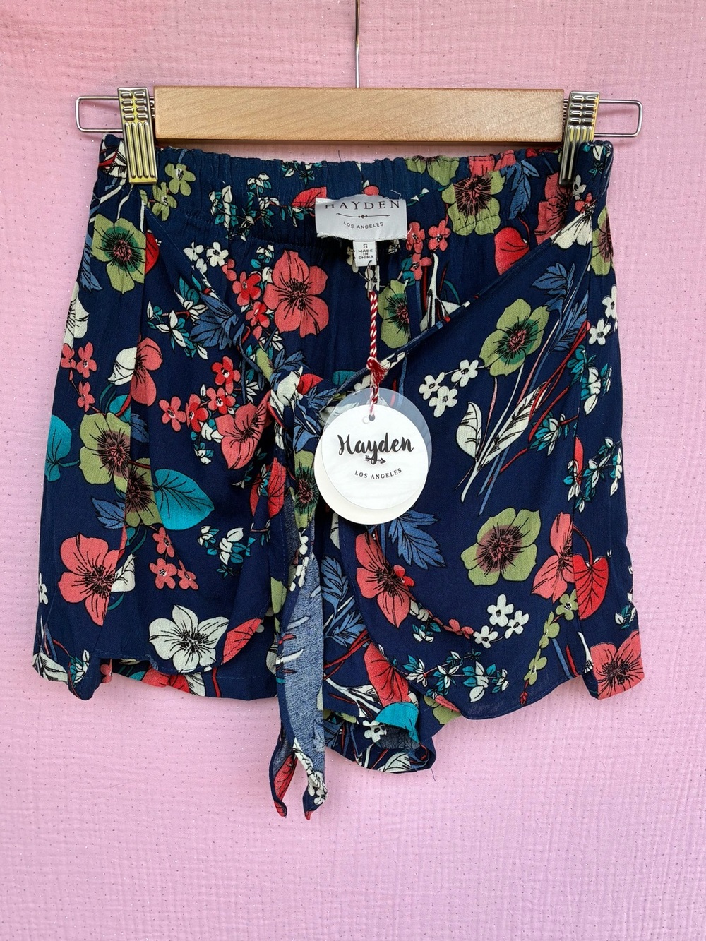 Hayden Los Angeles Navy Floral Tie Front Wrap Shorts Size Small